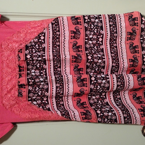 Women's American Dream elephant print coral black hi lo hem tee Small - Picture 6 of 7